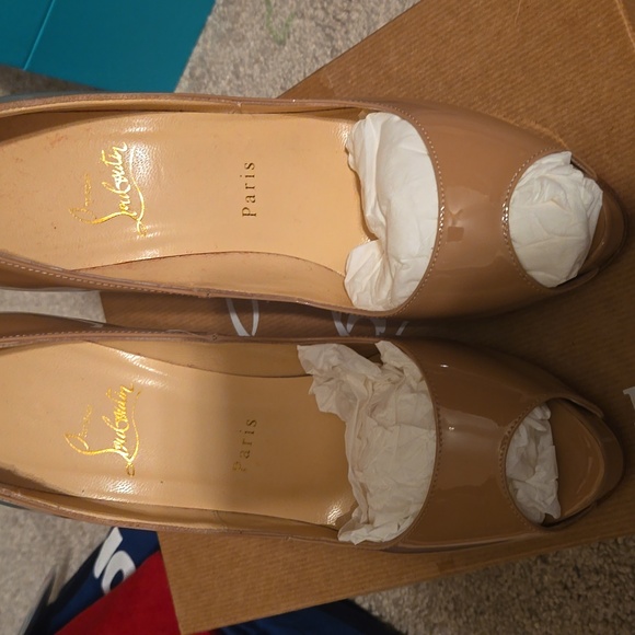 Gently worn CL heels - Picture 4 of 13